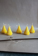 Load image into Gallery viewer, Christmas Tree Candle